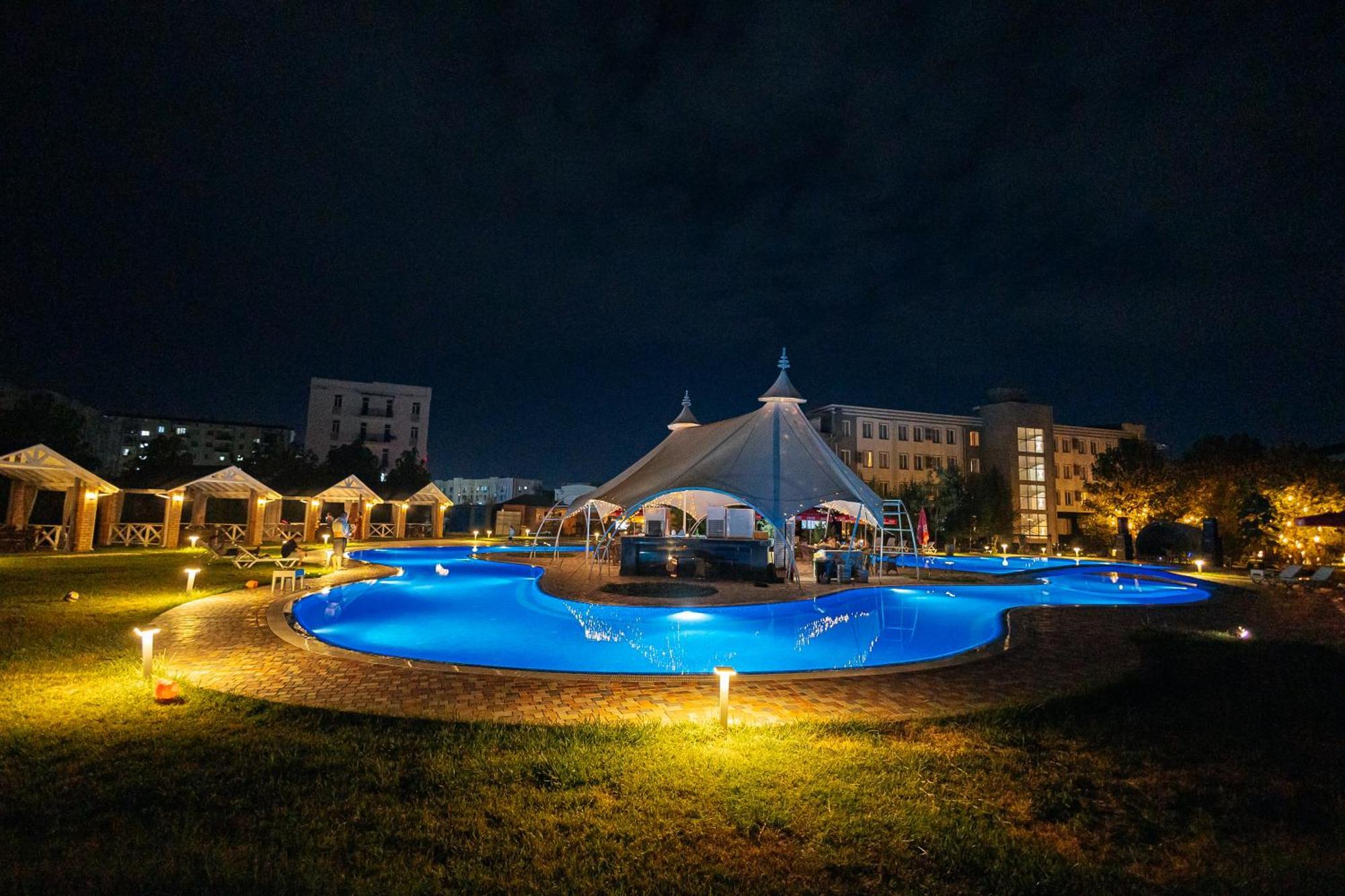 Grand Fergana Hotel Exterior photo