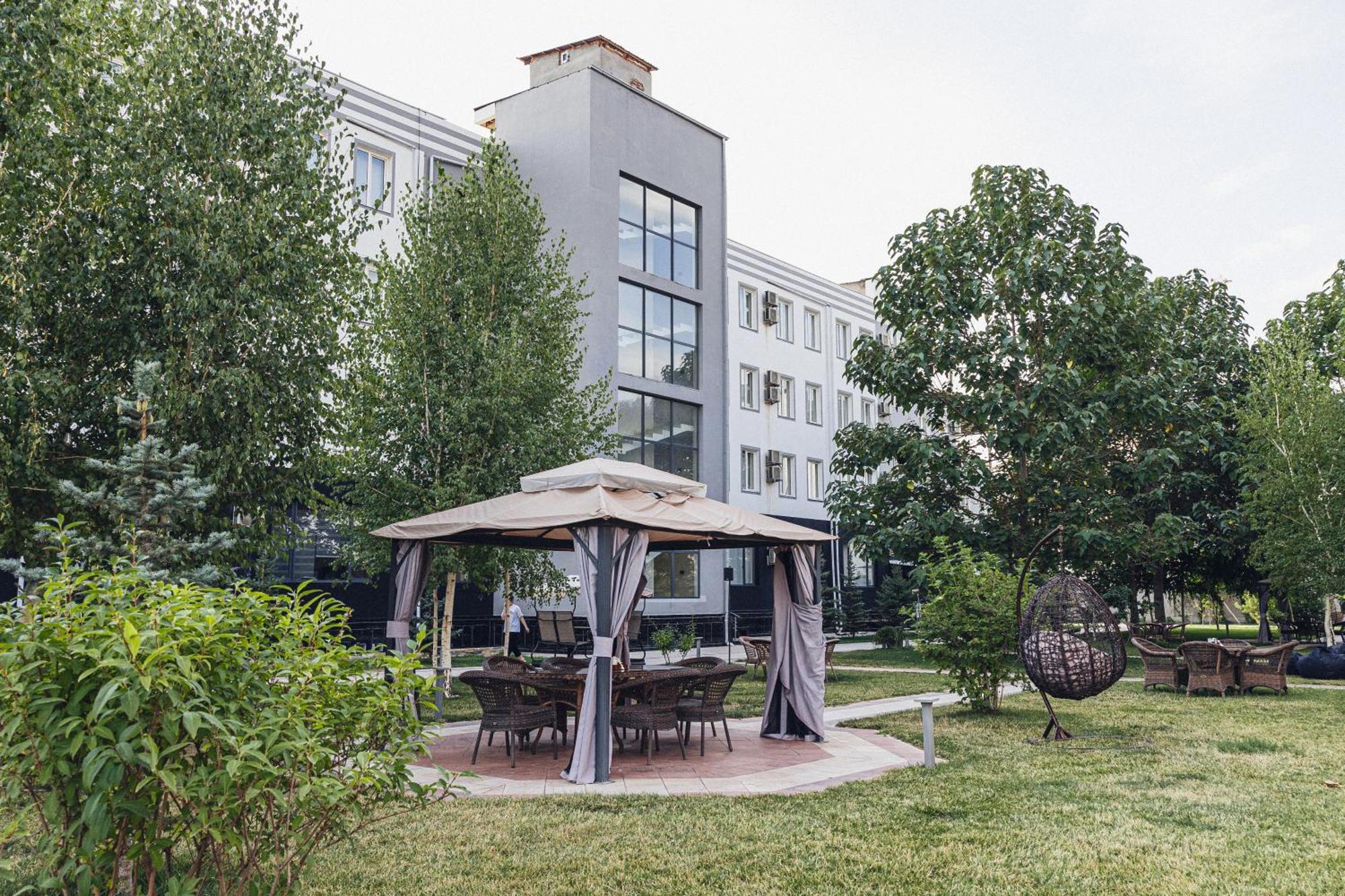 Grand Fergana Hotel Exterior photo